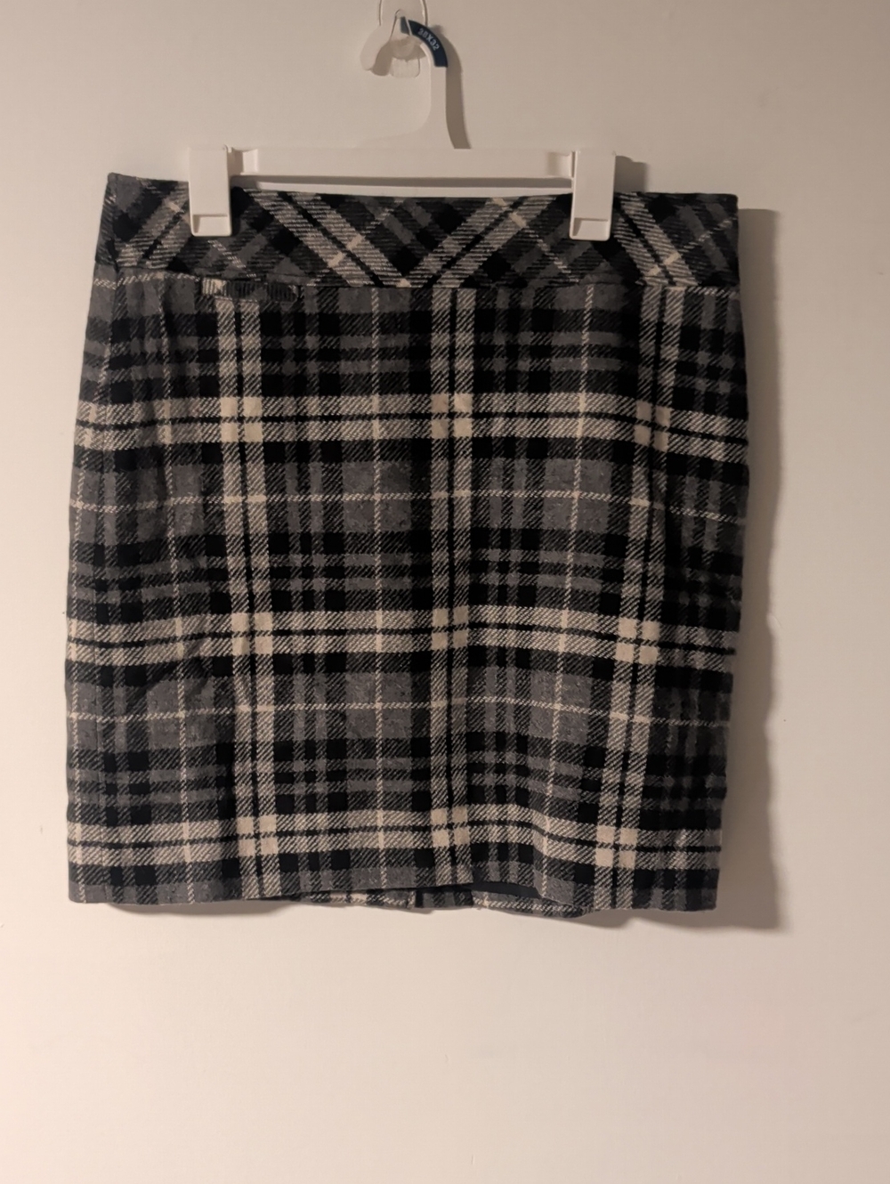 L.L. Bean Wool Black and Gray Plaid Pencil Skirt 10 Pet